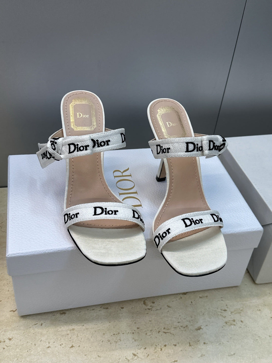 CD 26S Heeled Sandal 10CM White Beige Leather Fabric 633071