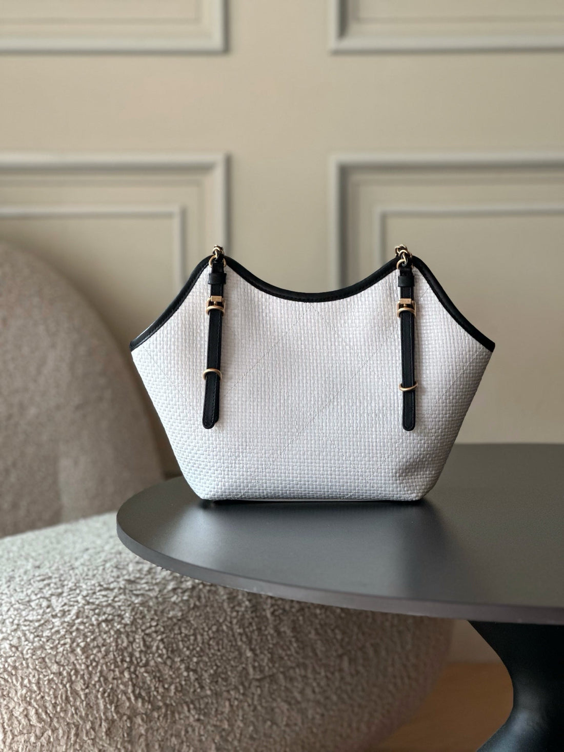 Chanel 2025 Maxi Hobo Bag 31CM White Straw Leather 320856