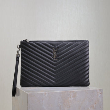 Clutch 30 In Black Quilted Calfskin Silver Buckle
