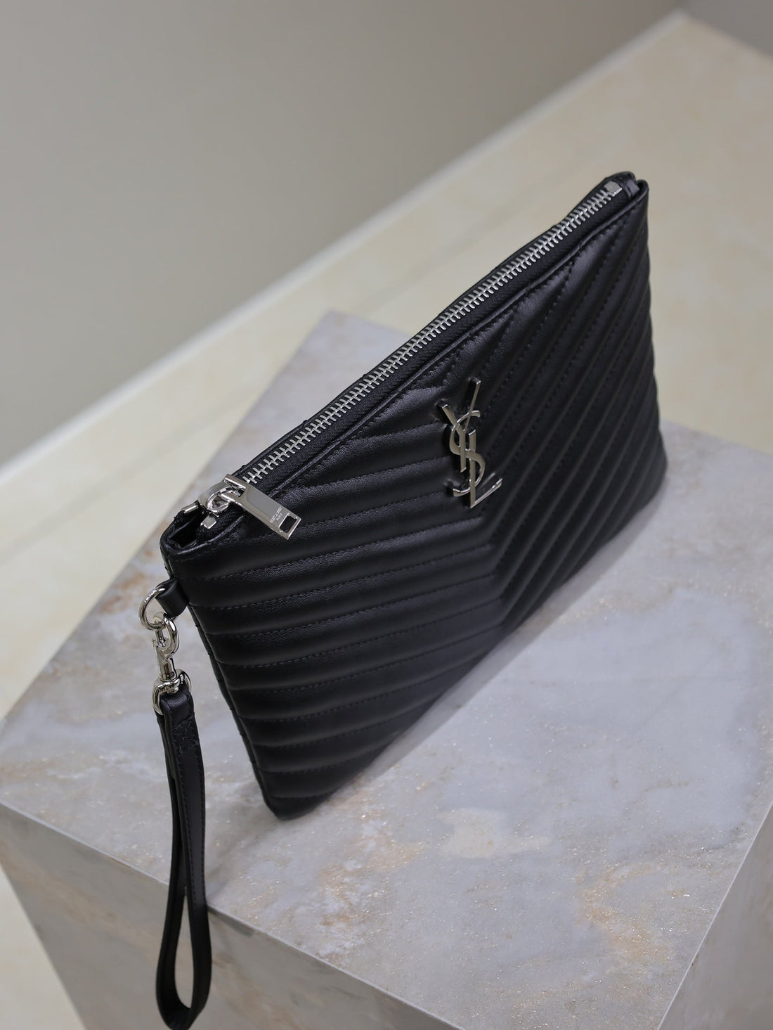 Clutch 24 In Black Quilted Calfskin Silver Buckle