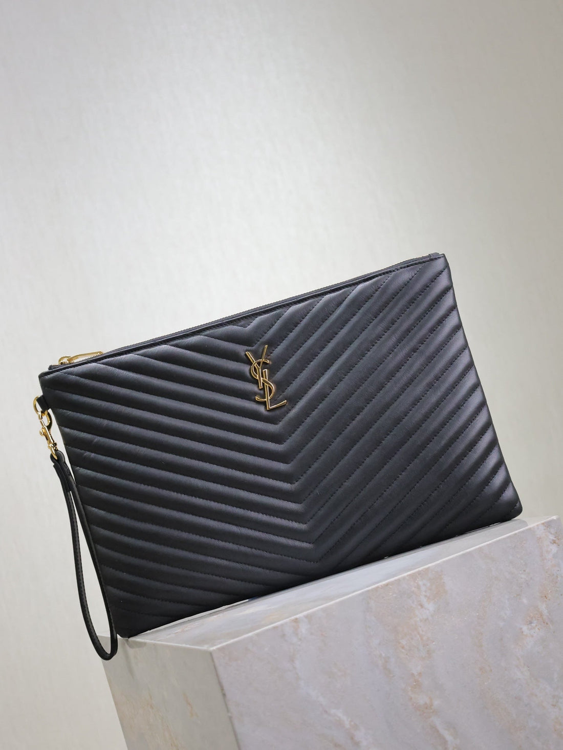 Clutch 36 In Black Quilted Calfskin Gold Buckle