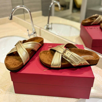 Crossover -- Strap Gold Calfskin Slide