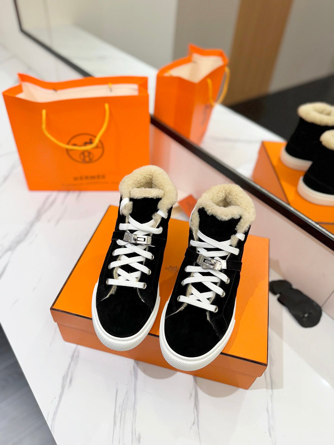 Hm Daydream Sneaker Black With Wool Lining Suede 983073