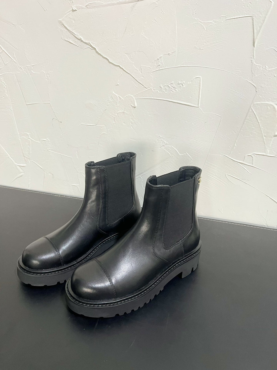 CC Chelsea Ankle Boots In Black Cowhide 949682