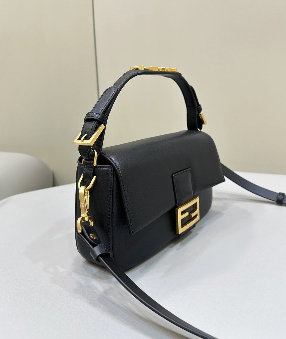 Baguette 27 In Black Smooth Calfskin Gold Hardware