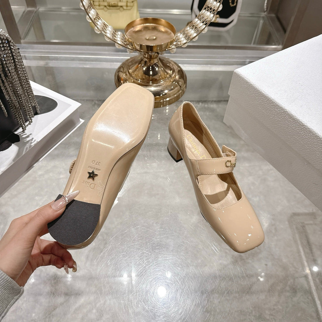 CC 26 Lolita High Heels 40 Beige Patent Leather 592207