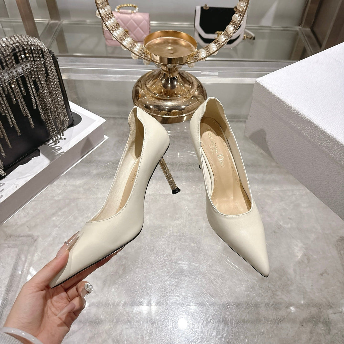 CD 26S Icon Pump 8CM Ivory Supple Calfskin 679846
