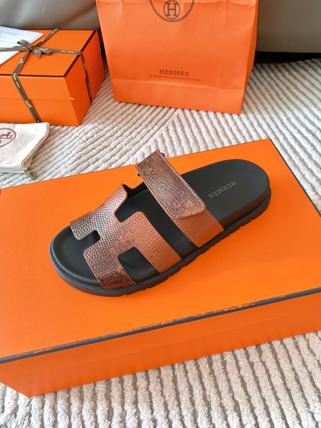 Hm Chypre Sandal Ombre Brown Black Cowhide 963217