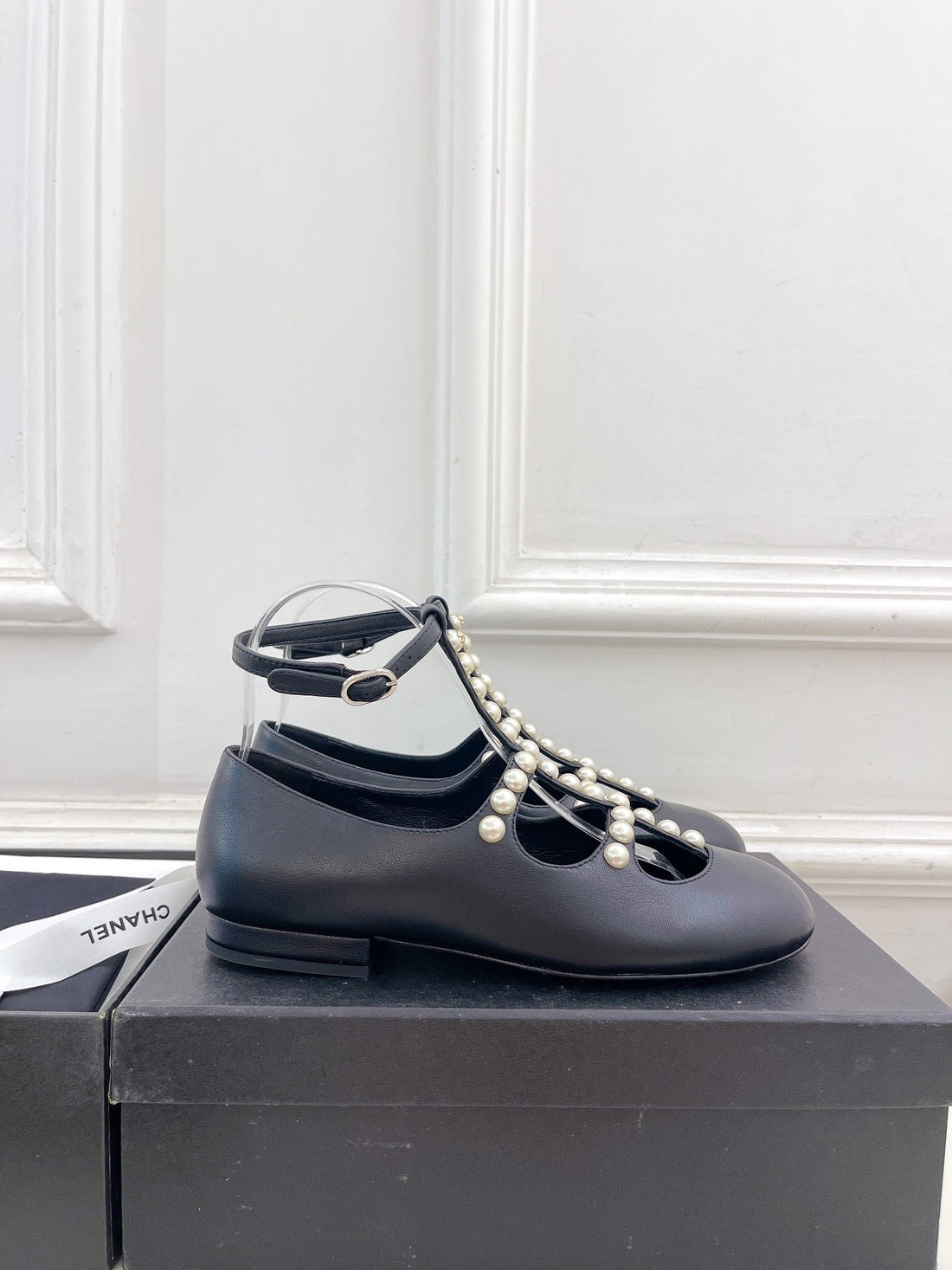 CC Mary Jane 10MM In Black With Small Pearls Lambskin 948756
