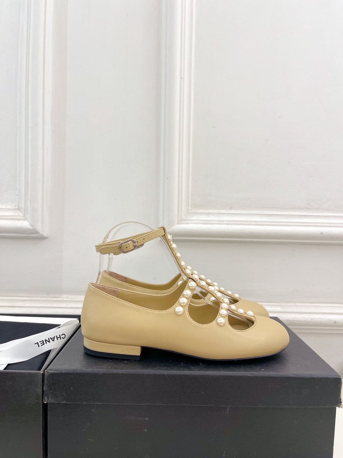 CC Mary Jane 10MM In Buff Yellow With Small Pearls Lambskin 948762