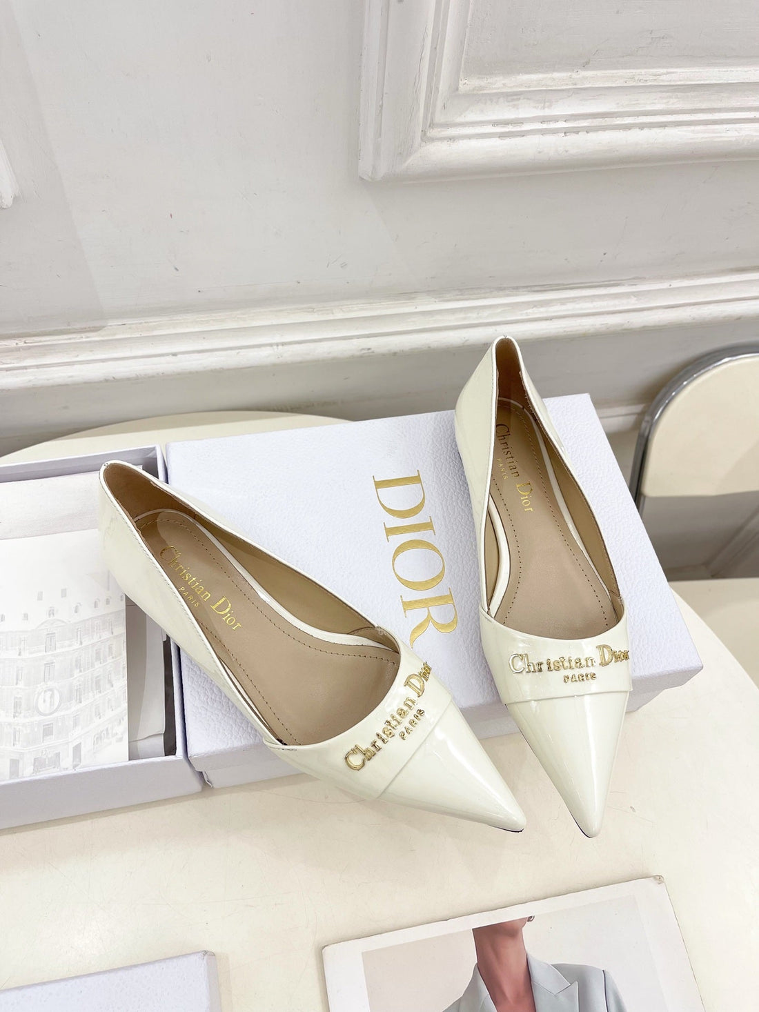 CD 25 Pump Flat White Patent Leather 307413
