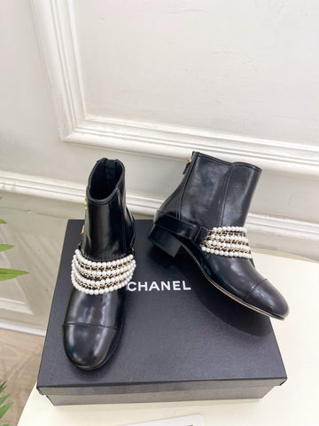 CC Pearl Chain Ankle Boots Booties 35MM Black Calfskin 425463