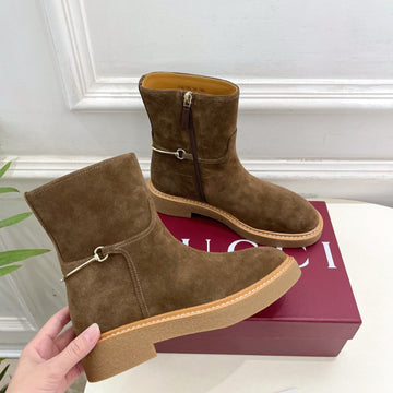 Gucci 25𝐬𝐬 Horsebit Ankle Boots Chestnut Brown Suede 435376