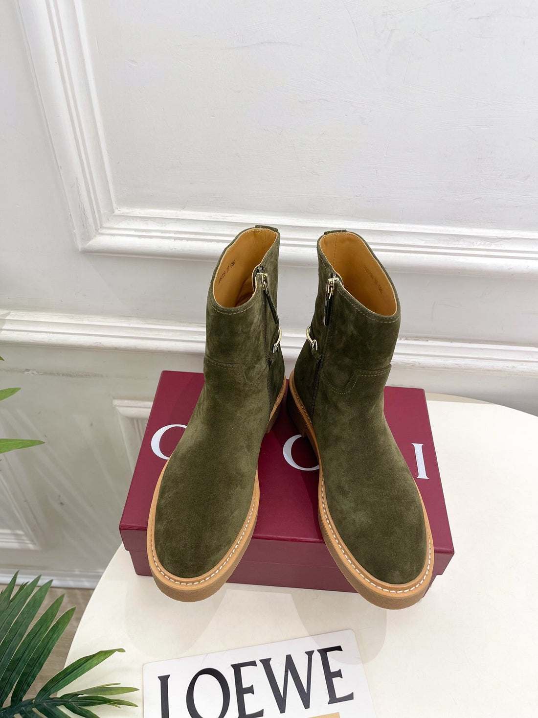 Gucci 25𝐬𝐬 Horsebit Ankle Boots Olive Green Suede 435378