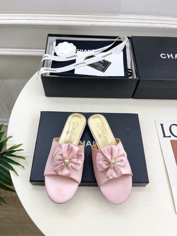 CC 26S Bow Slippers Pink Satin Sheepskin 586899
