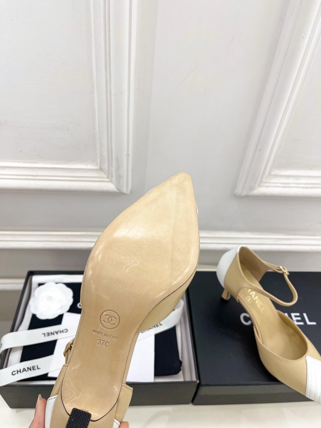 CC 26 Ss Double C Slingback 7.5cm Beige White Calfskin 586936