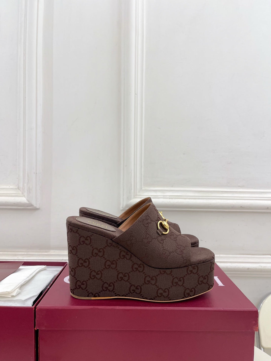 Gc Wedge With Horsebit Sandal Dark Brown Canvas 640274