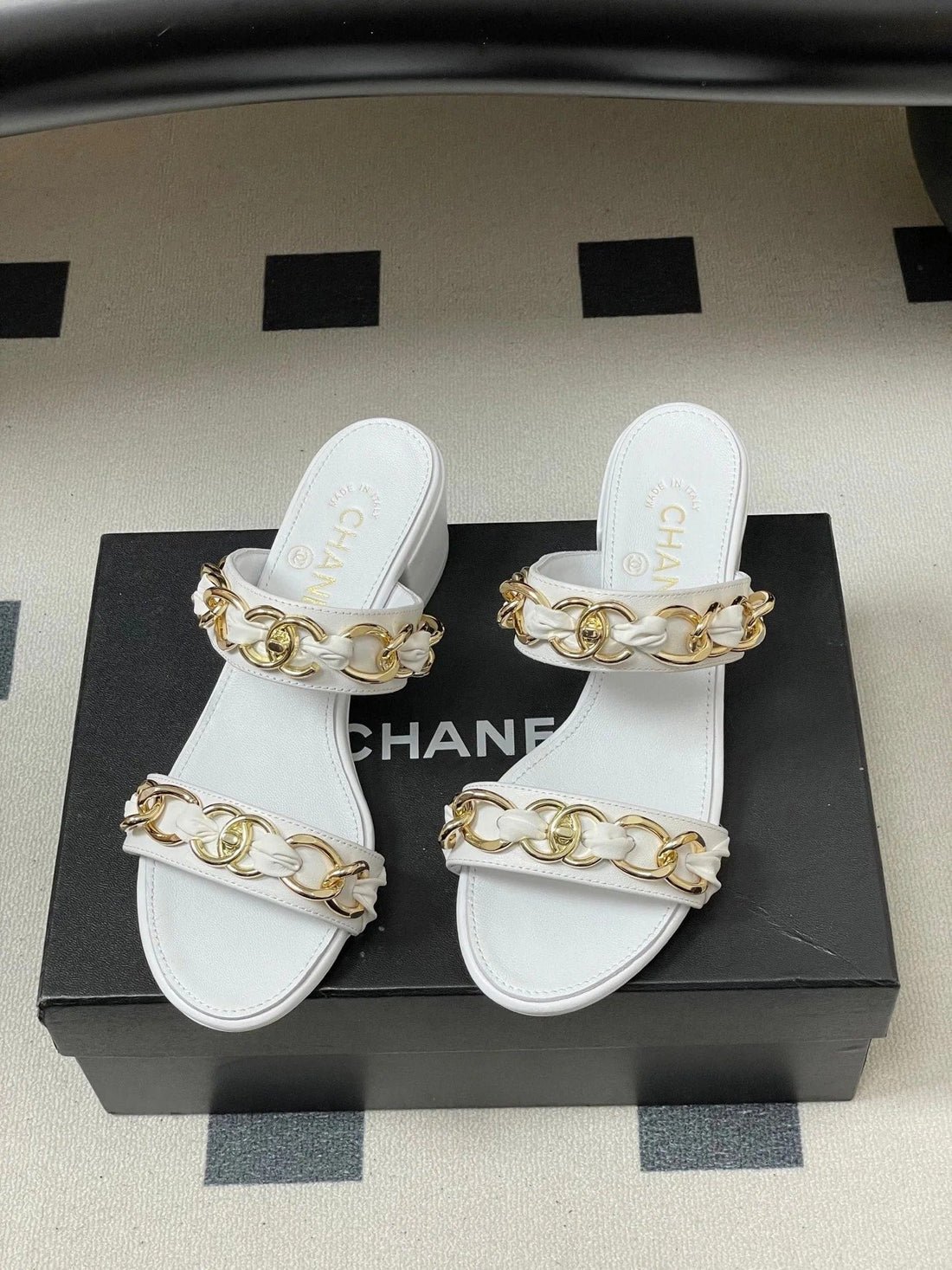 CC 26S Chunky Heels Sandals 55 White Sheepskin 649470
