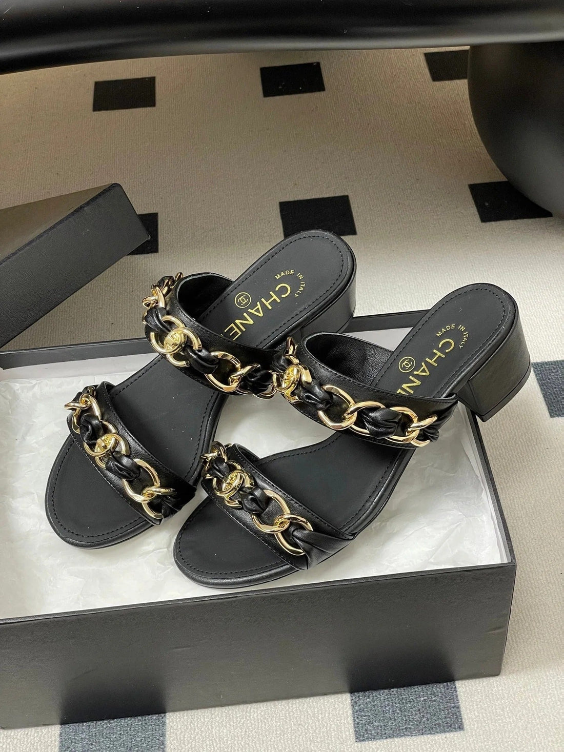 CC 26S Chunky Heels Sandals 55 Black Sheepskin 649471