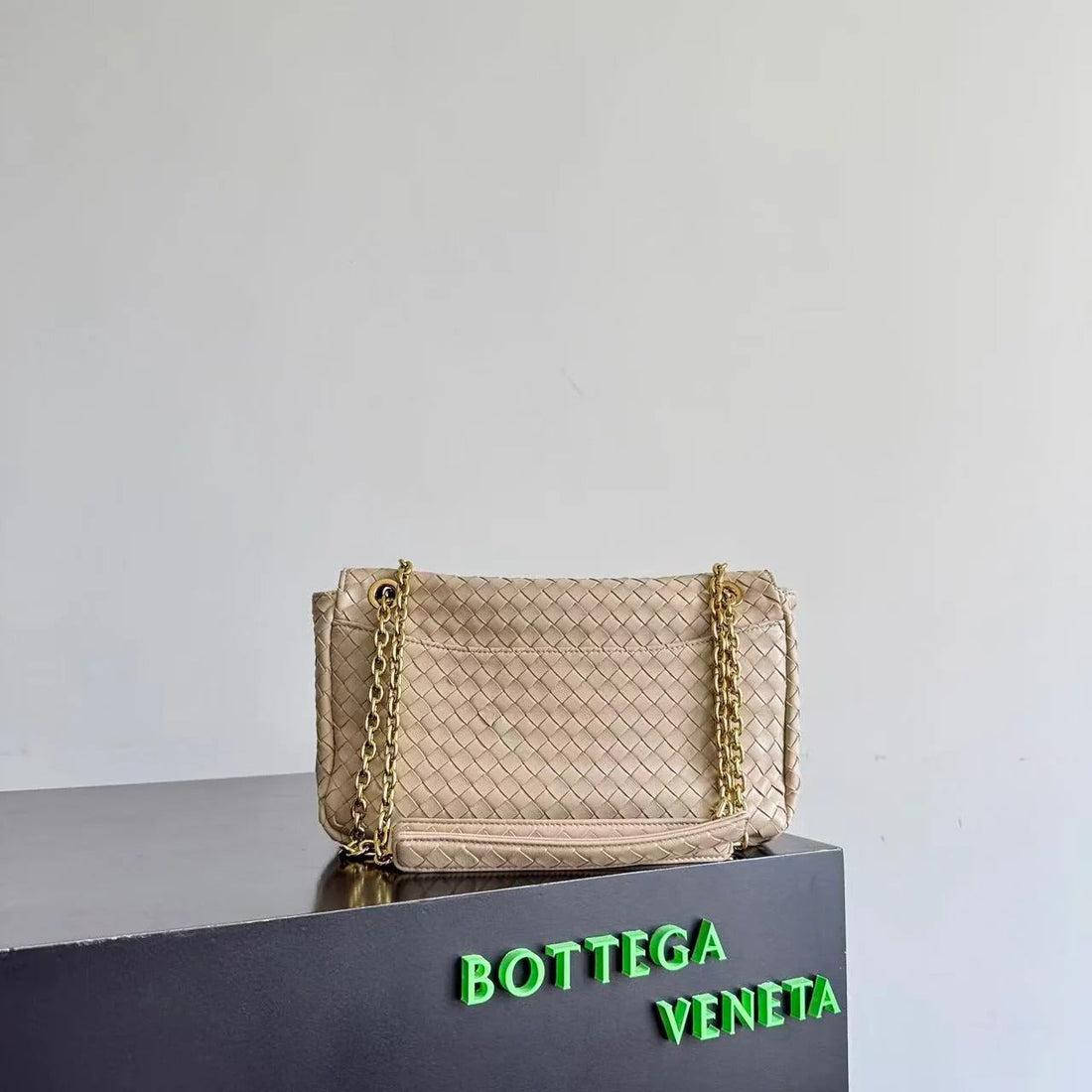 Bv 2026 Madison Intrecciato Bag 27CM Beige Leather