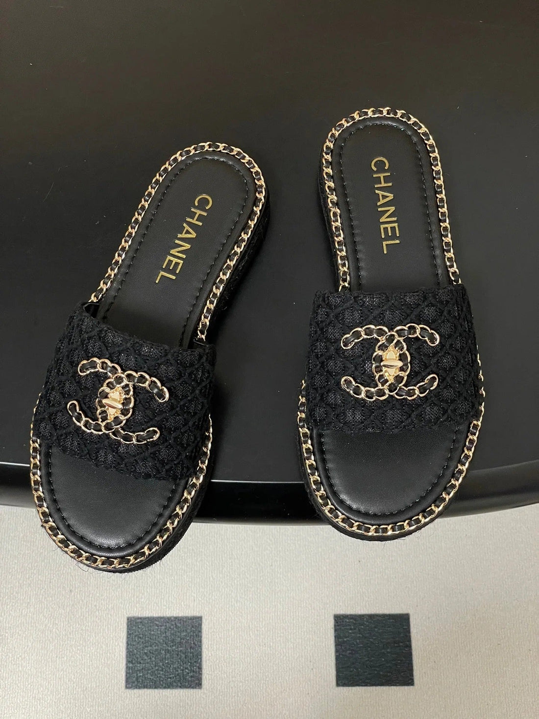 CC 26S Flat Slippers Black Gold Fabric Sheepskin 649487