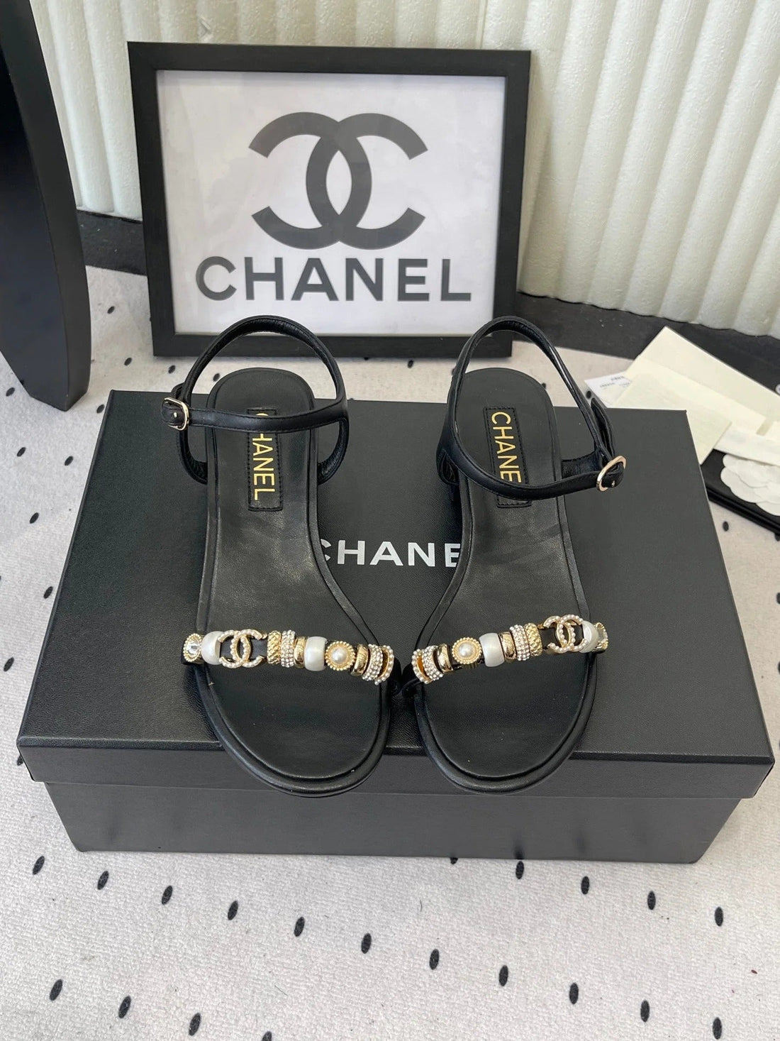 CC 26S Sandals 35 Black Sheepskin Pearls 650100