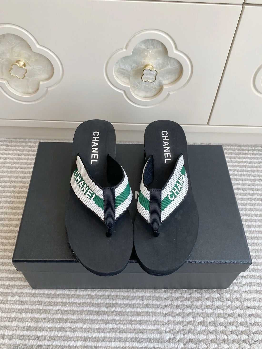 CC 26S Thong Sandals 65 Black White Green Rubber Leather 647676