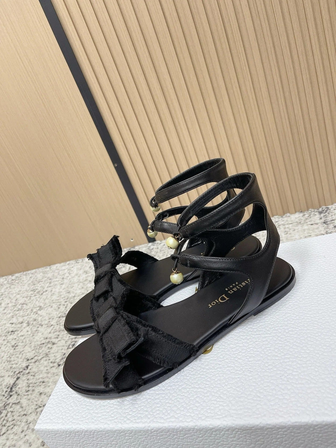 CD 26S Sandals Black Sheepskin Canvas 643494