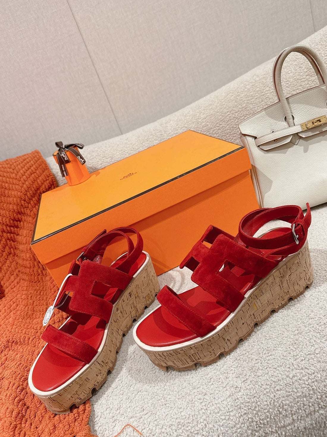 Hm 25S Havane Wedge Sandal In Red Suede
