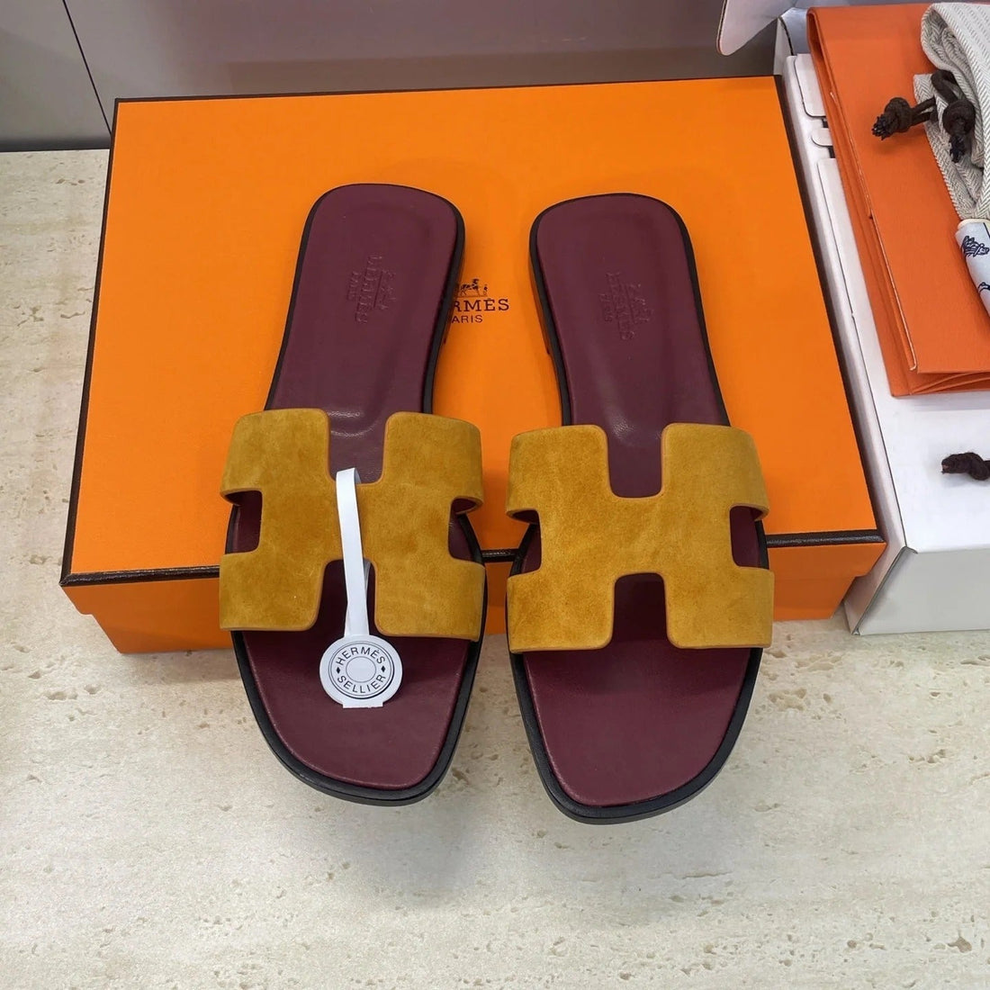 Hm 26SS Oran Sandals Burgundy Yellow Suede Cowhide 607211