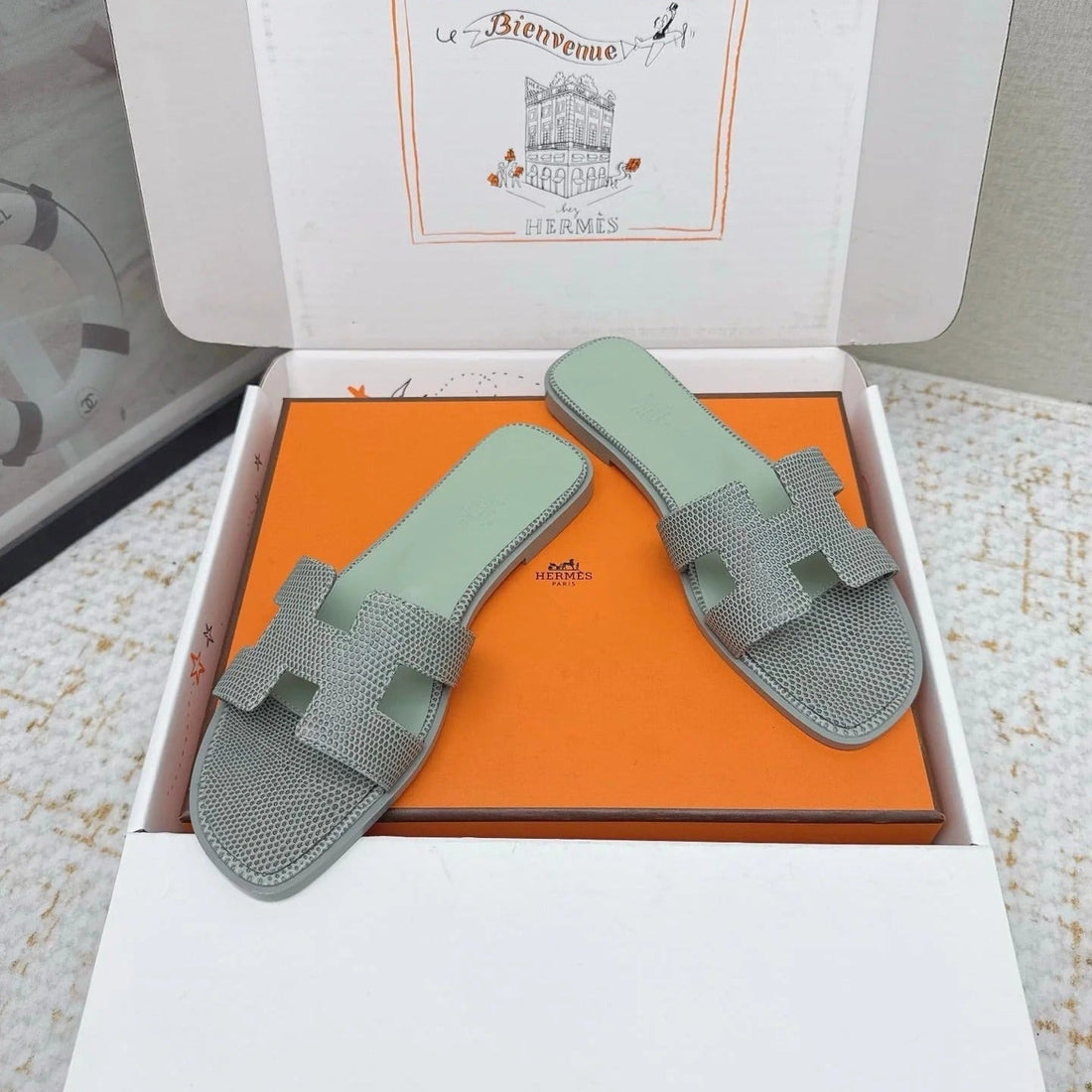 Hm 26SS Oran Sandals Gray Green Cowhide 625047