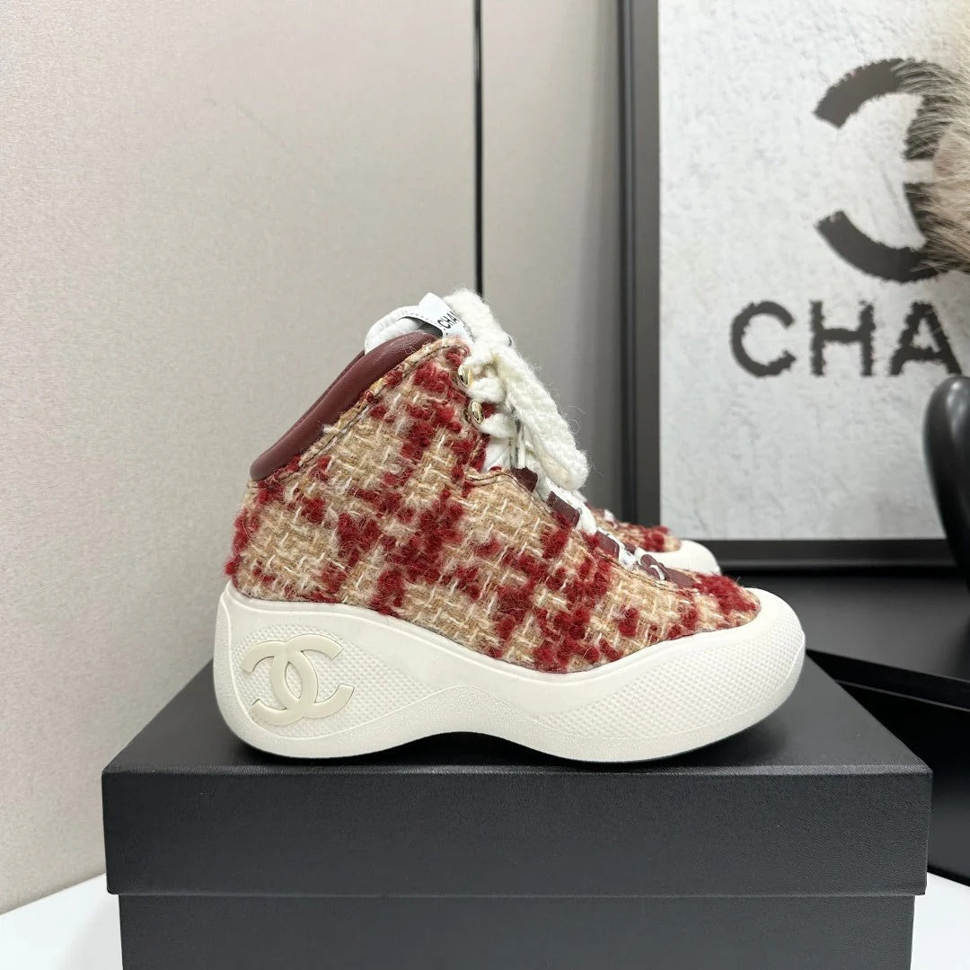 CC 26S Casual Sneakers White Red Beige Fabric Sheepskin 626367