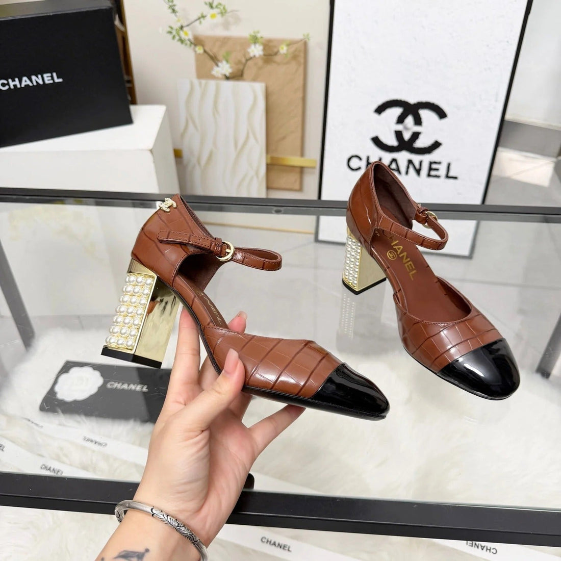 CC 26S Sandals 80 Brown Black Cowhide Patent Leather 183563