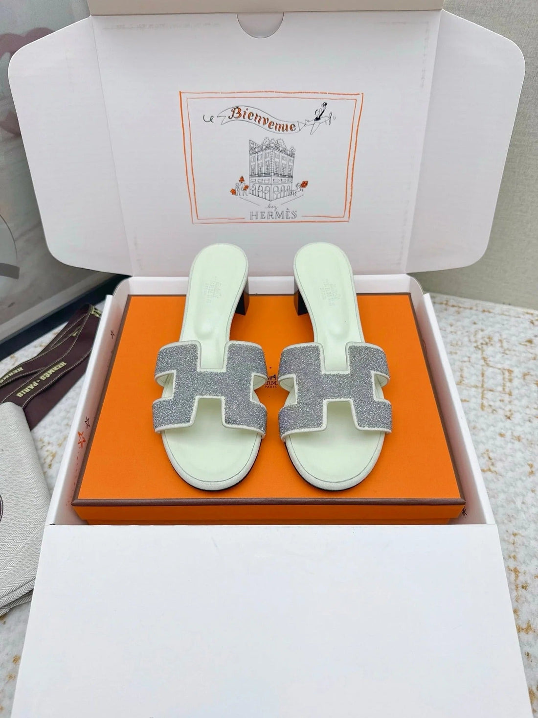 Hm 26SS Oran Sandals 50 Cream Gray Rhinestone Cowhide 625269