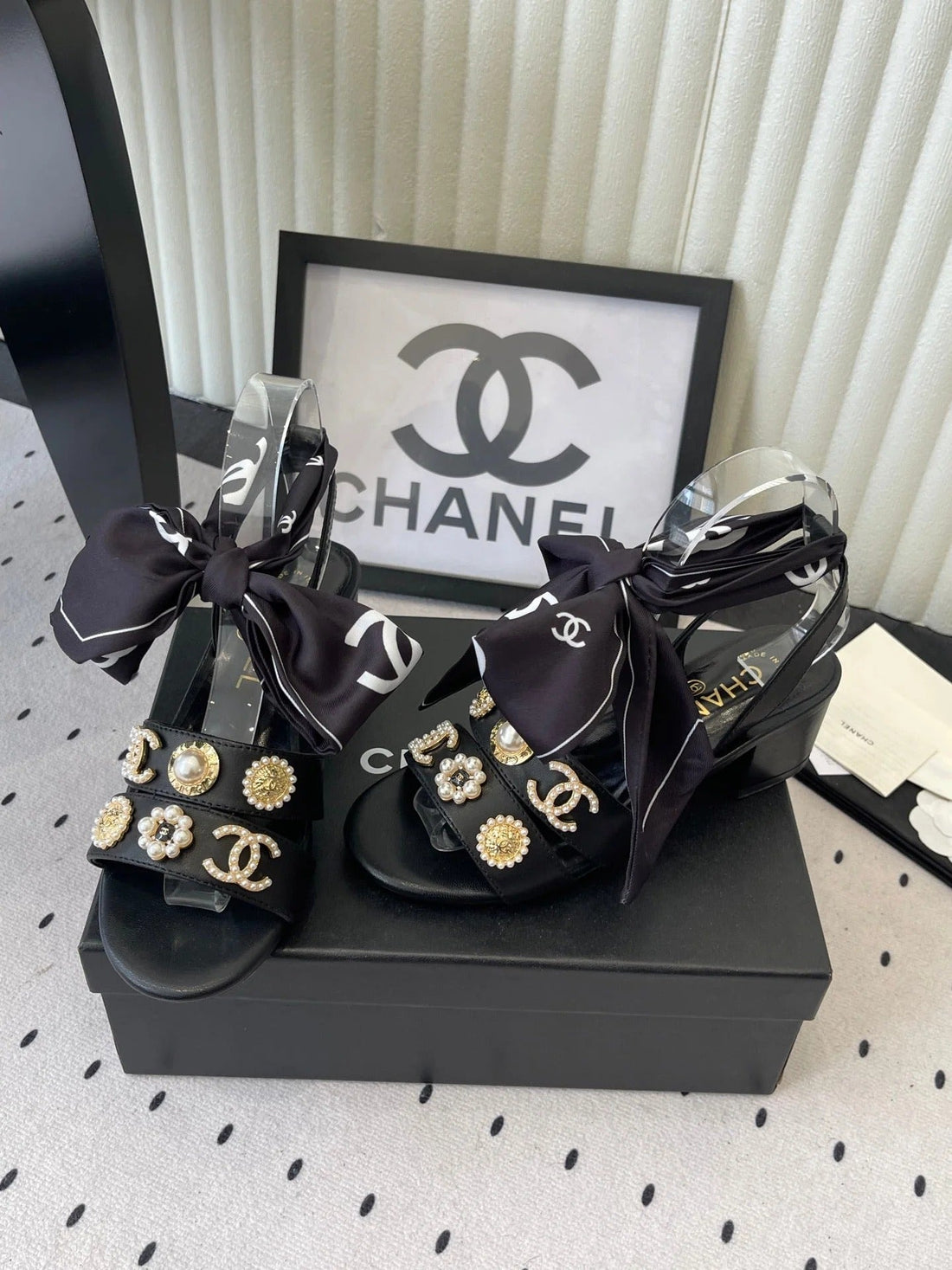 CC 26S Sandals 55 Black Sheepskin Mixed Gold Charm 650082
