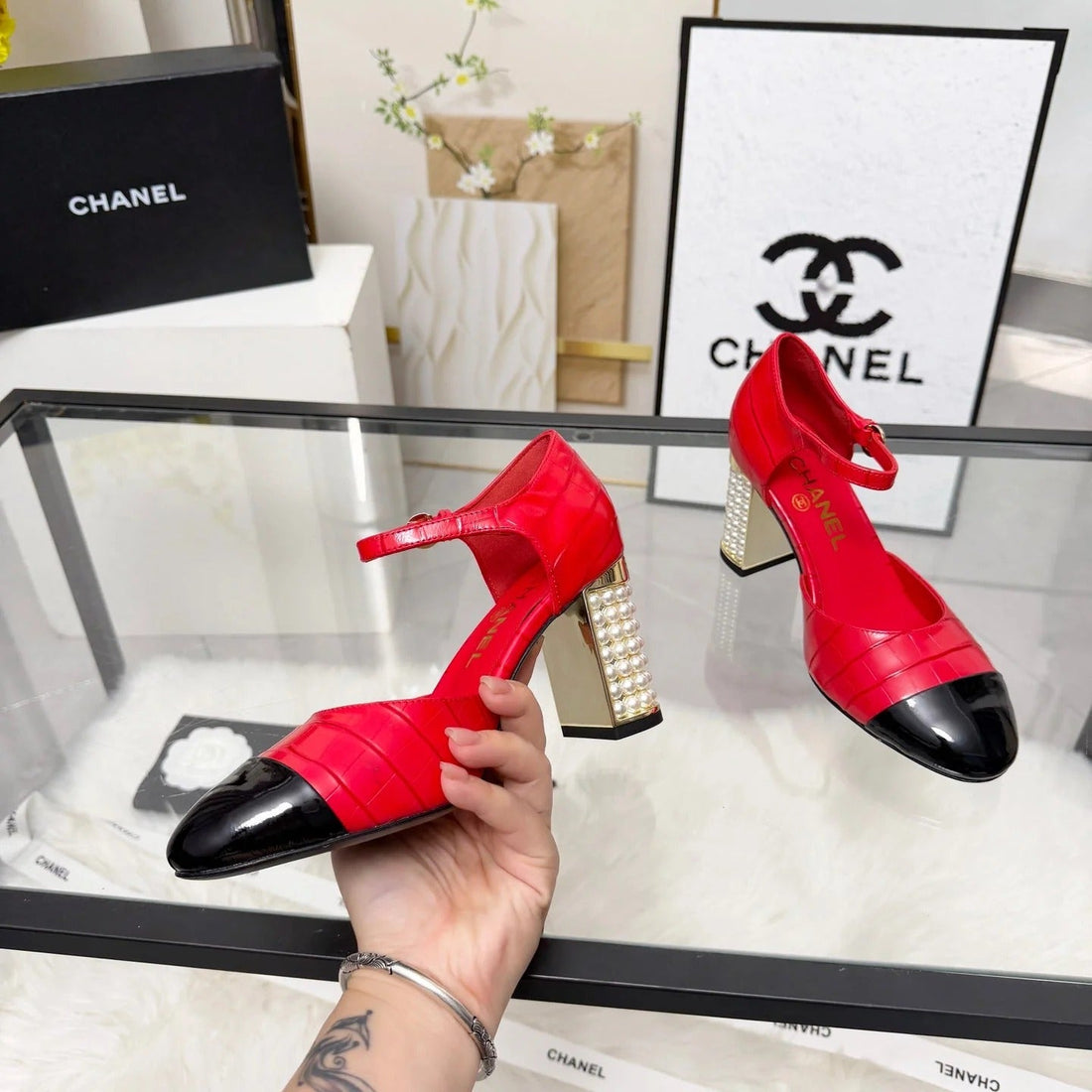 CC 26S Sandals 80 Red Black Cowhide Patent Leather 183565