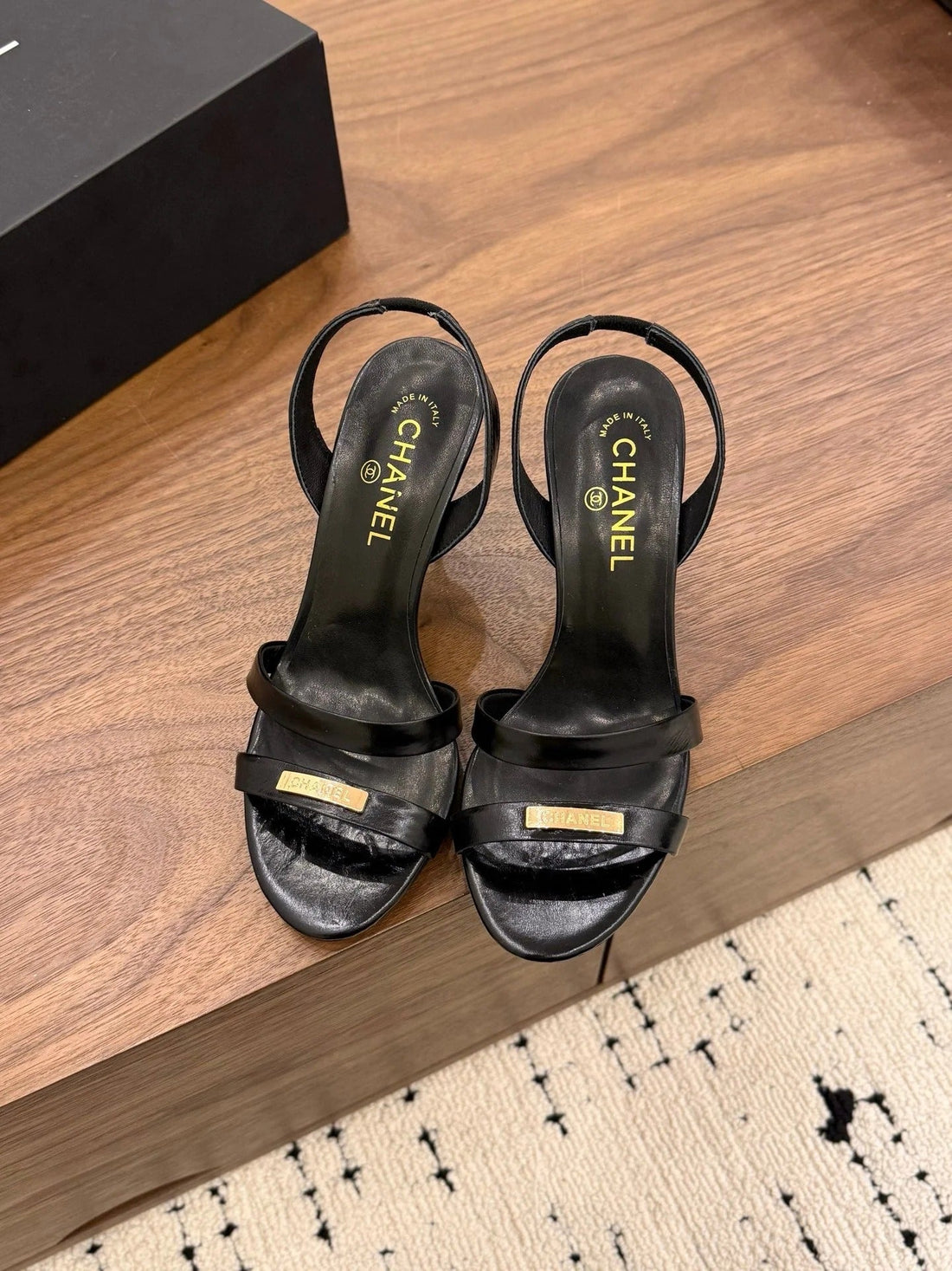 CC 26S Sandals 80 Black Sheepskin 183530