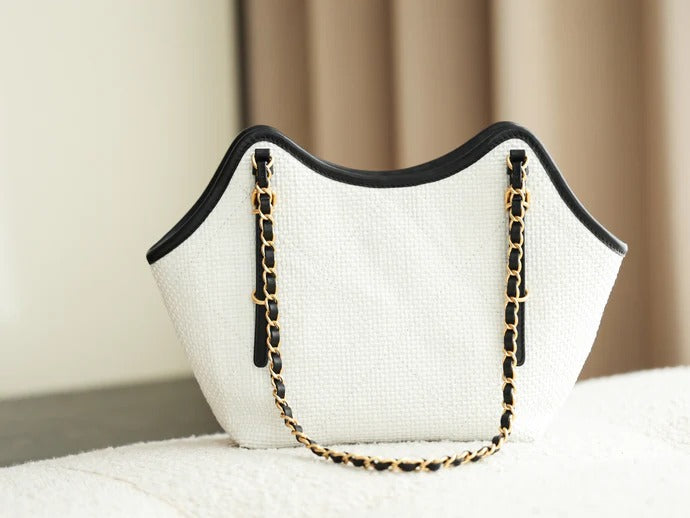 Chanel 2026 Maxi Hobo Bag 28CM White Straw Leather 351096