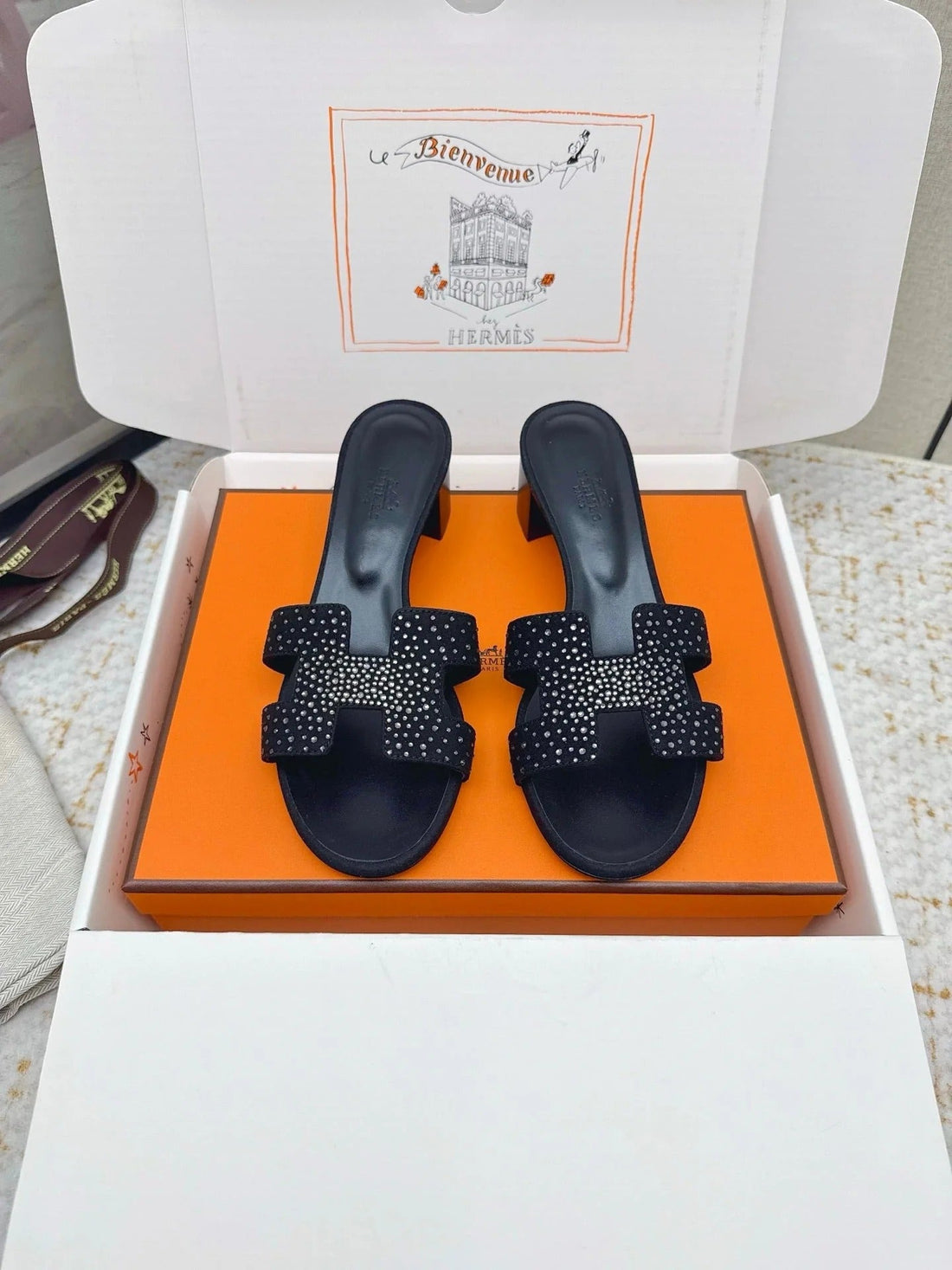 Hm 26SS Oran Sandals Black Crystal Suede Cowhide 625256