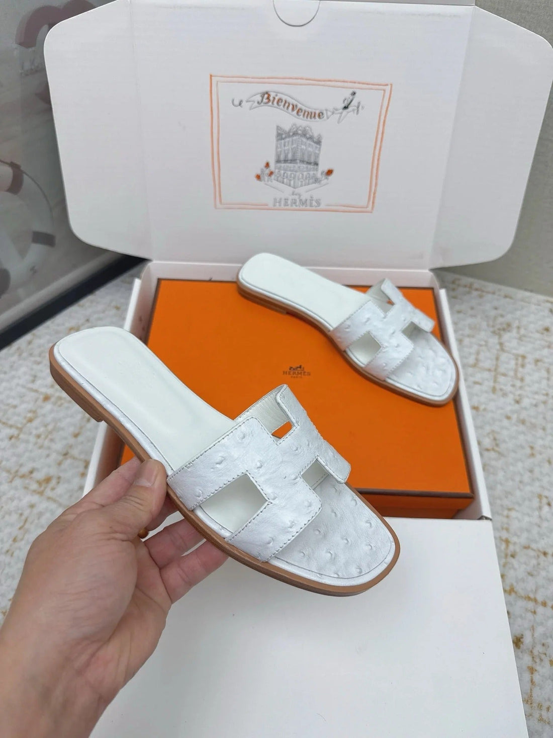 Hm 26SS Oran Sandals Milk White Ostrich Leather 625088