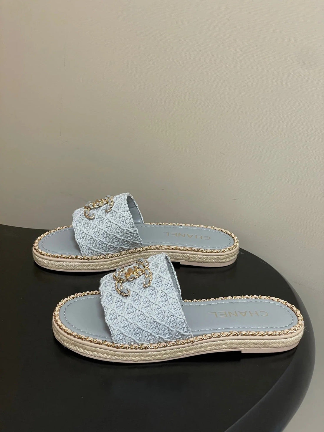 CC 26S Flat Slippers Gray Gold Fabric Sheepskin 649483
