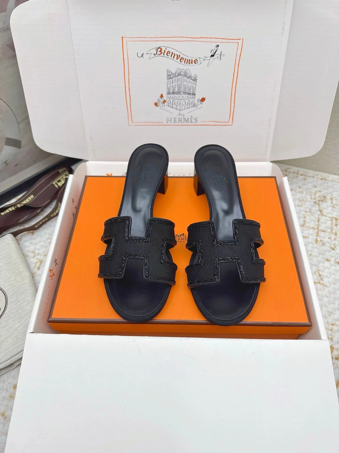 Hm 26SS Oran Sandals 50 Black Sheepskin Rhinestone 625234