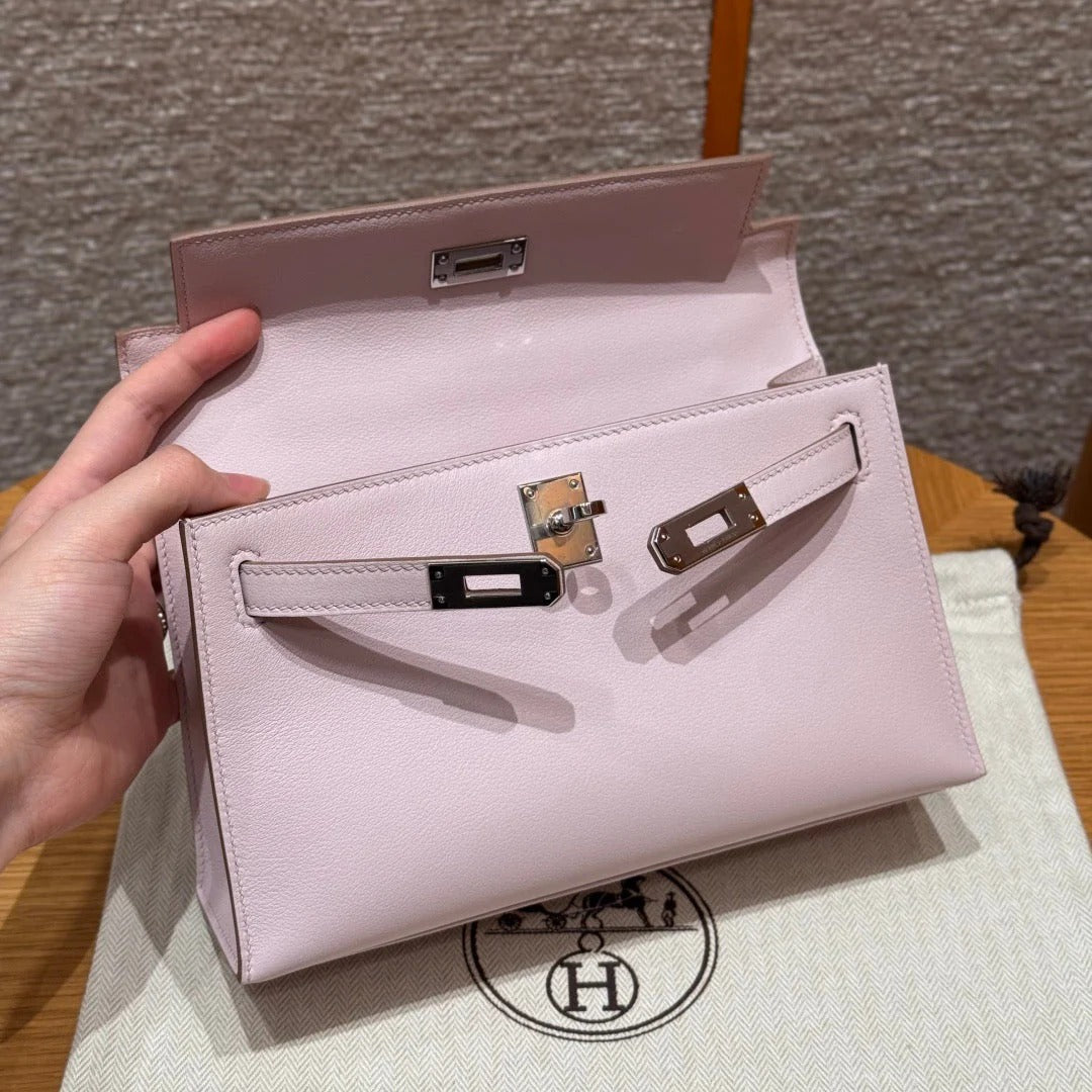 HM Kelly Pochette 22 In Light Pink Calfskin Silver Hardware
