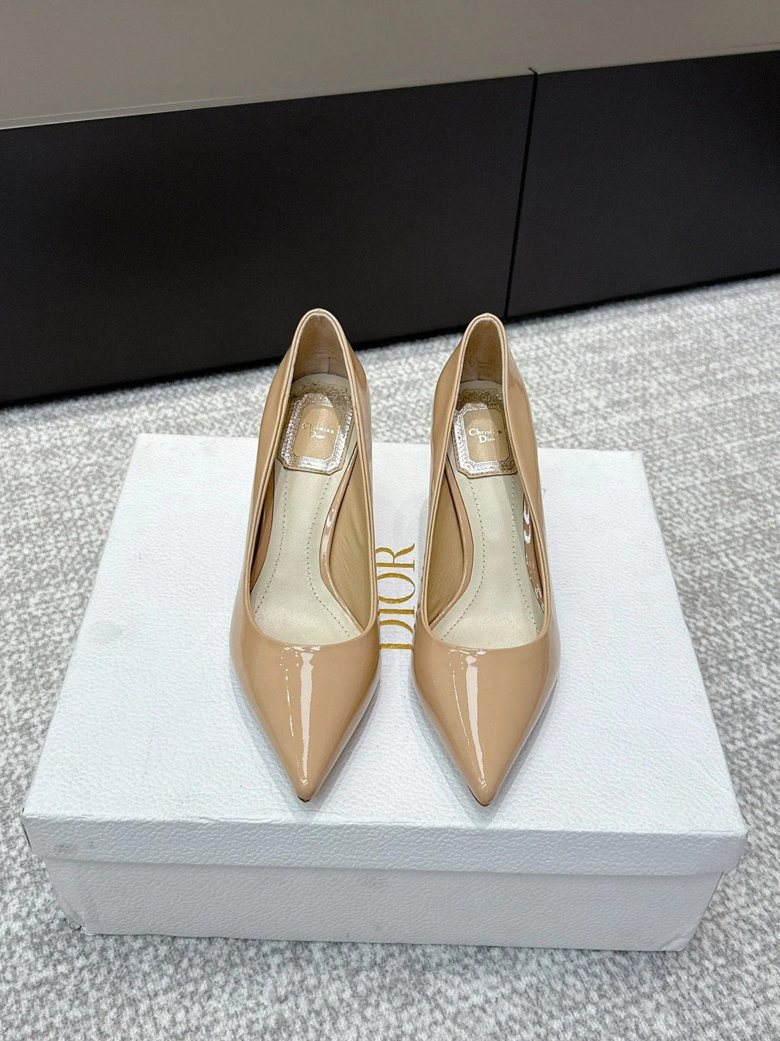 CD 26S High Heels Pump 85 Beige Patent Leather 661475