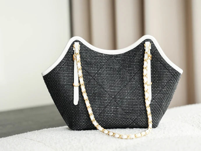 Chanel 2026 Maxi Hobo Bag 28CM Black Straw Leather 351070