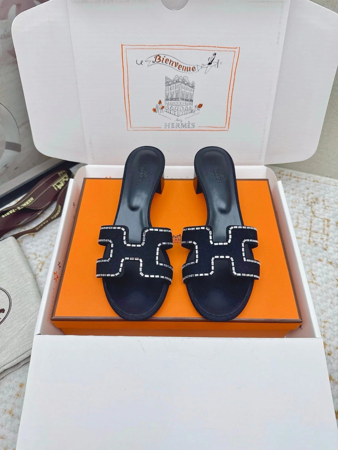 Hm 26SS Oran Sandals 50 Black Suede Sheepskin 625240