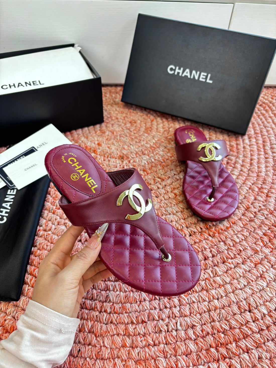 CC 26S Thong Sandals Burgundy Sheepskin 648257