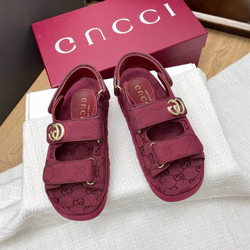 GG Classic Sandals 25S In Red Fabric With Gold Hardware