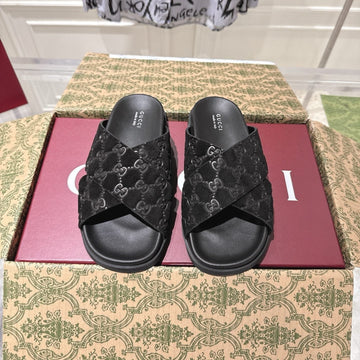 GG Slides In Black Suede With Embossed Logo Style 6