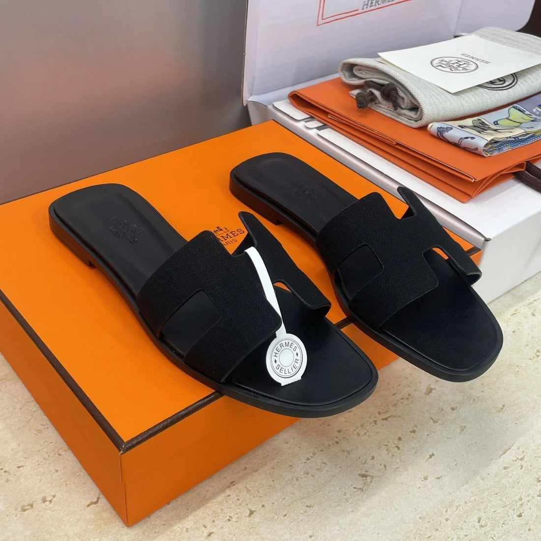 Hm 26SS Oran Sandals Black Calfskin 607237